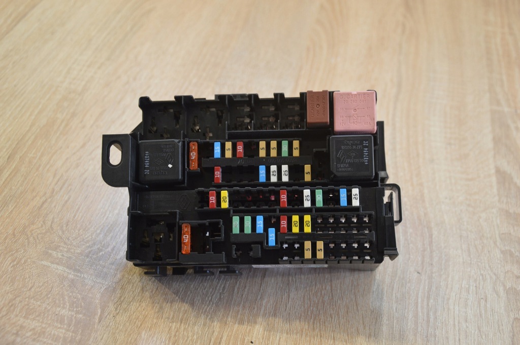 фото №1, Skrzynke запобіжників renault laguna iii 2.0 t