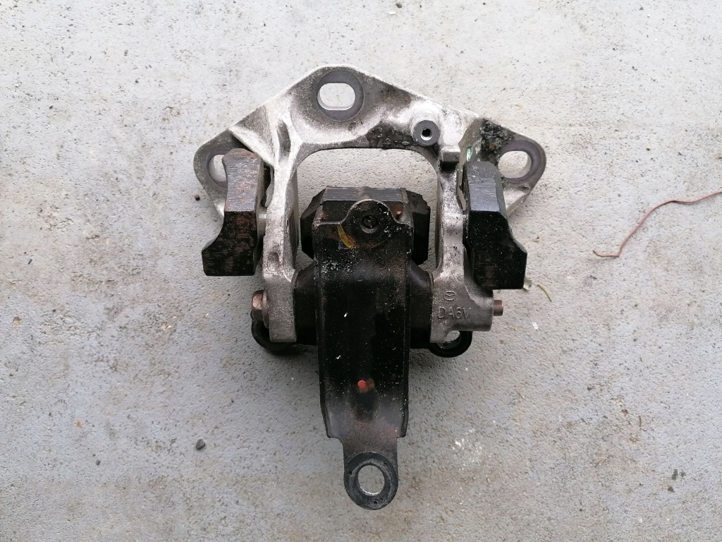 фото №1, Mazda 2 iii 14-. 1.5 кронштейн коробки передач подушка