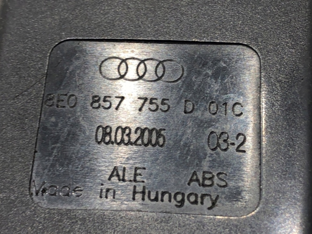 Клипса поперечина перед правая 8e0857755d audi a6 c6 04-11 Доставка