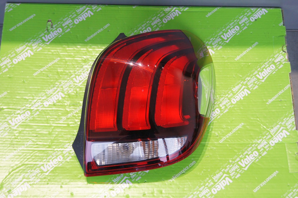 фото №1, Лампа peugeot 108 правая задняя идеальное состояние 2014+