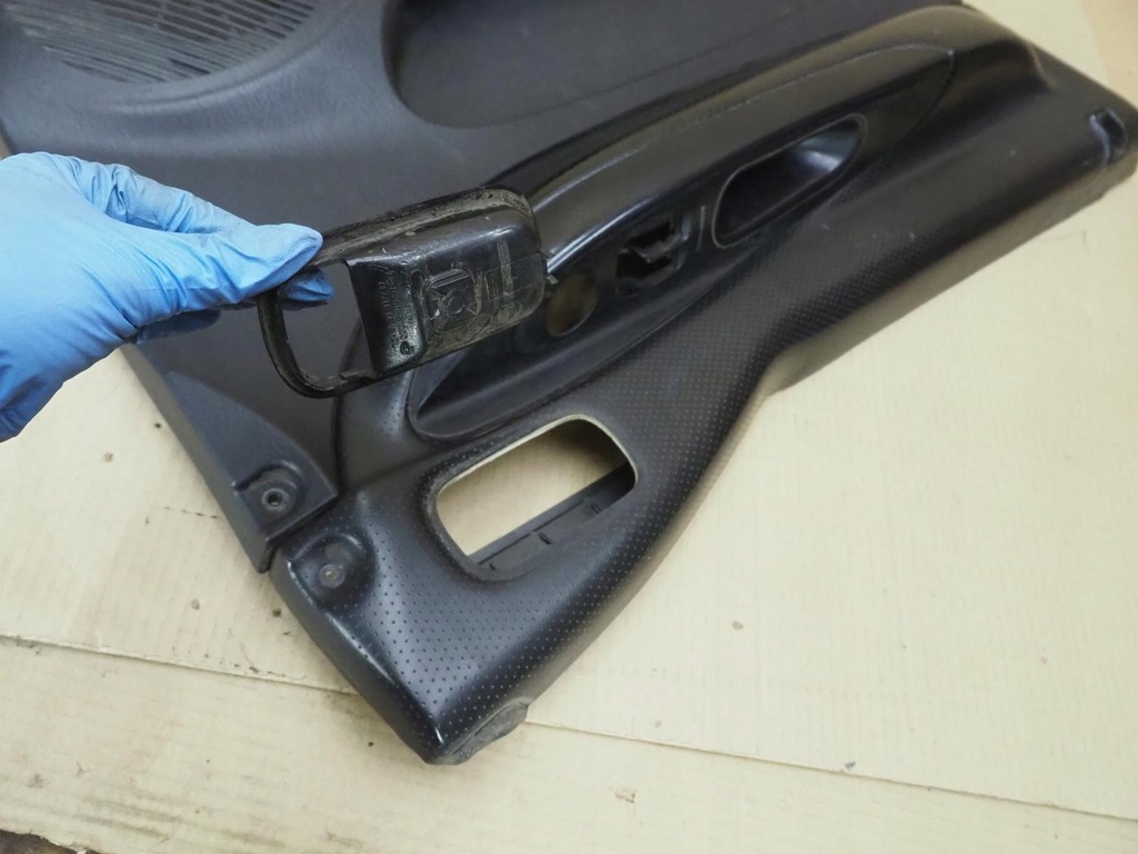 фото №13, Hyundai h1 h200 97- обивка левая обшивка дверь перед