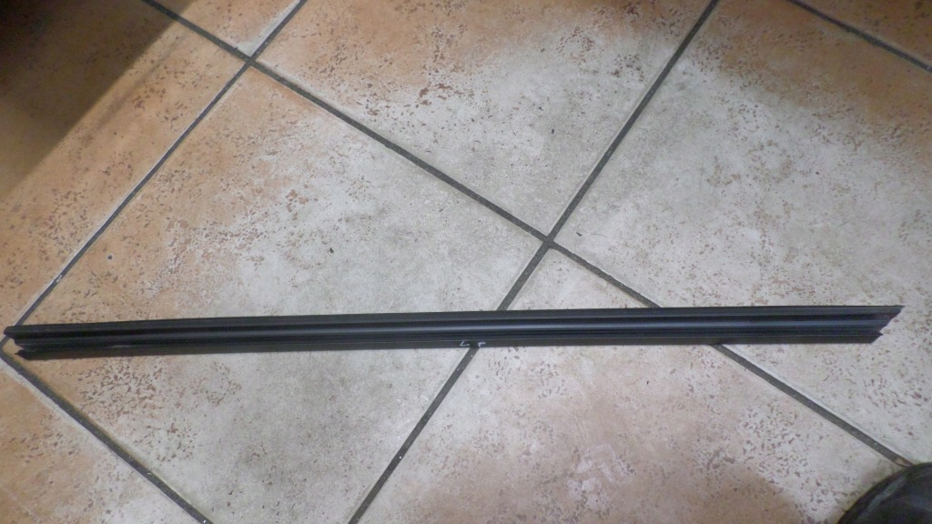 фото №1, Skoda roomster 06-15 молдинг уплотнитель стекло левый перед внутренняя