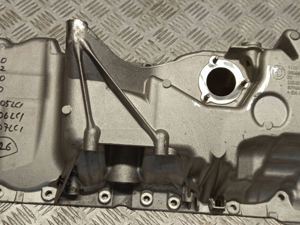 Bmw оригинальный номер 8595464 2' g42 3' g20 5' g60 x5 g05 lci x6 g06 lci поддон масляная Цена