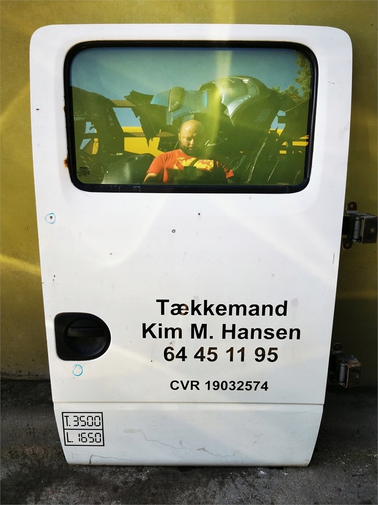 фото №1, Nissan cabstar 06-15 дверь правое задняя полный