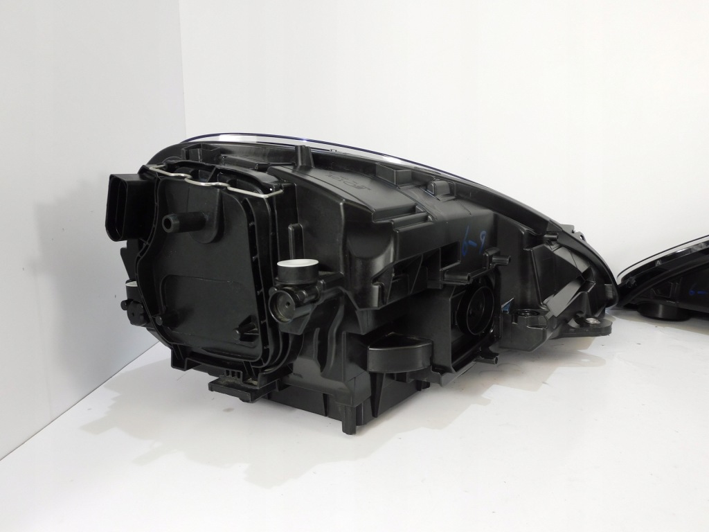 Porsche macan 95b рестайлінг  фара правий ліва full led комплект 95b941009al в Україні