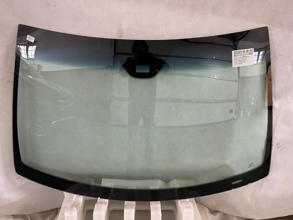 фото №1, Mercedes c-klasa w203 sedan стекло передняя po 2000