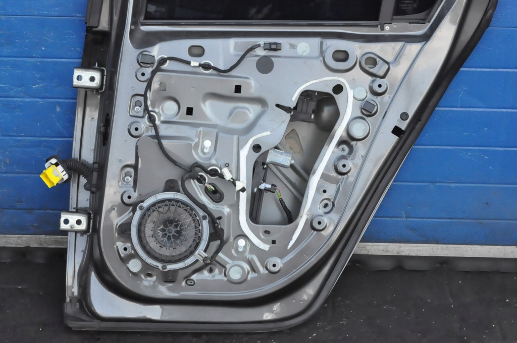 фото №7, Opel corsa f дверь правый задняя задние hb 5d