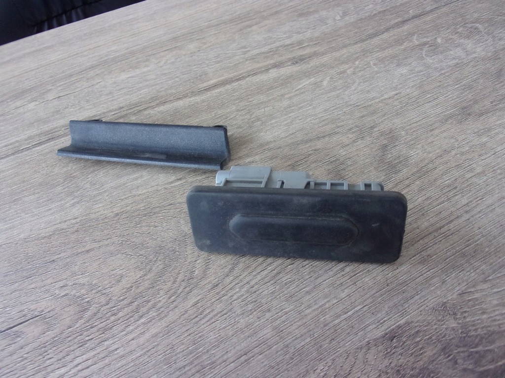 фото №1, Renault espace megane кнопка кришки багажника