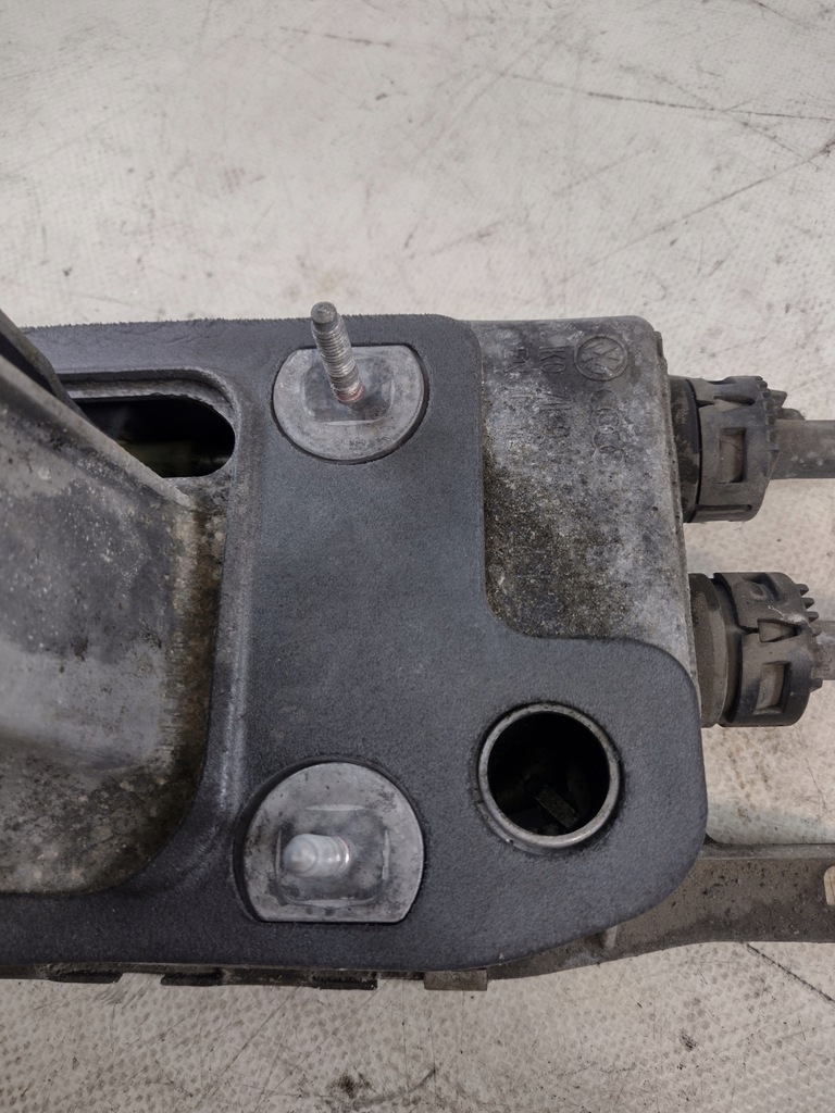 фото №8, Рычаг домкрат переключения передач оригинальный номер 1k0711091a volkswagen golf v 1.6b 06r.