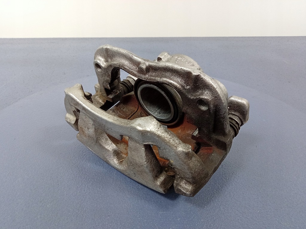 фото №5, Bmw 1 f40 f44 супорт перед лівий скоба 54/24/307