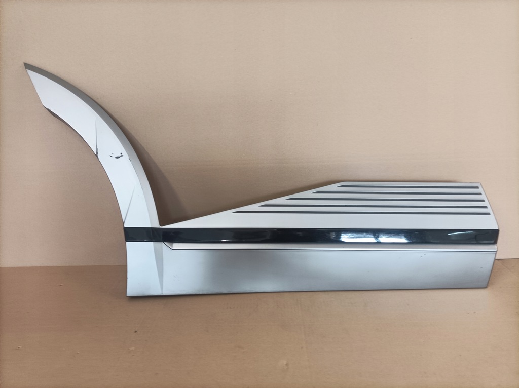 фото №1, Hyundai ioniq 5 молдинг дверь правый задняя 87732-gi100