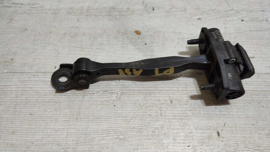 фото №1, Обмежувач правий задня opel astra k