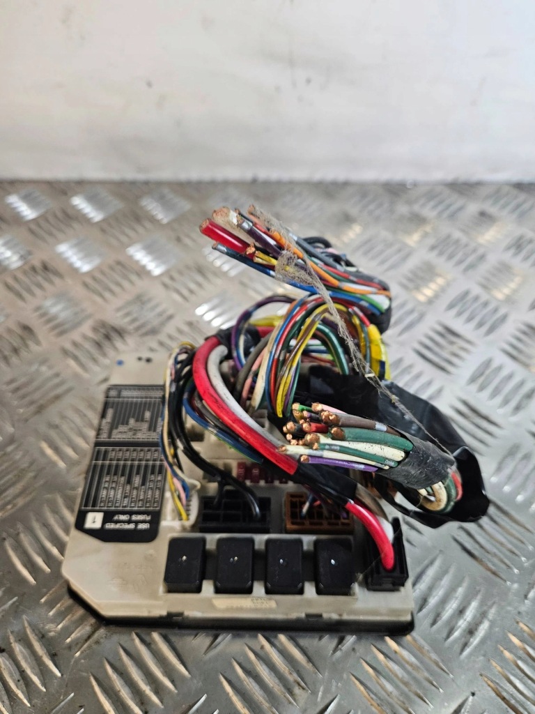 фото №4, Nissan pathfinder r51 2007 рамка / модуль предохранителей