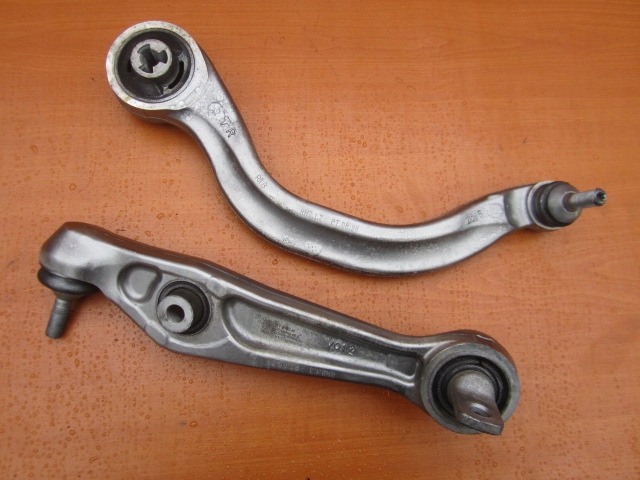 Tesla model 3 iii поворотный кулак задний  задняя правая 1044416-00-g левая 1044411-00-g в Украине