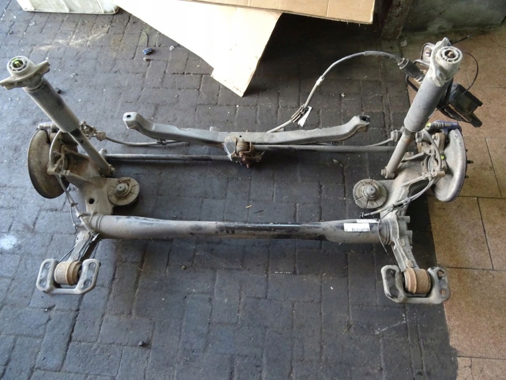 фото №1, Opel astra j kombi oś задня балка комплектна