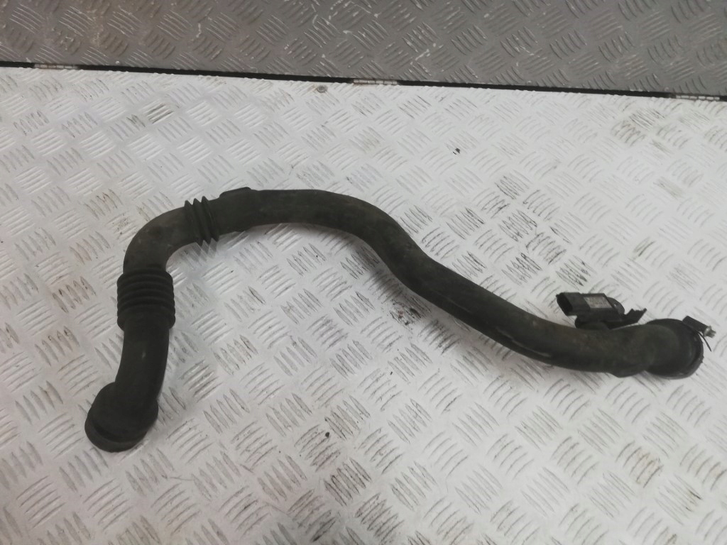 фото №1, Renault clio iii 1.5 труба шланг 8200468372