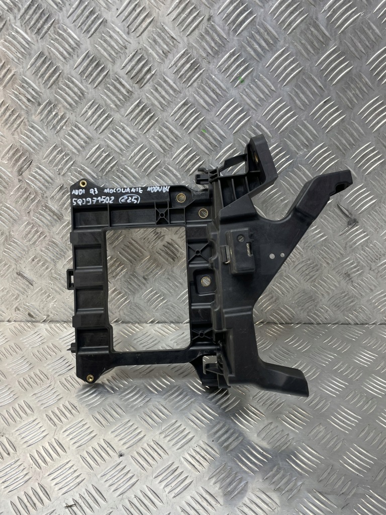 Купити Audi q3 кронштейн кронштейн кронштейн модуля 5qj971502