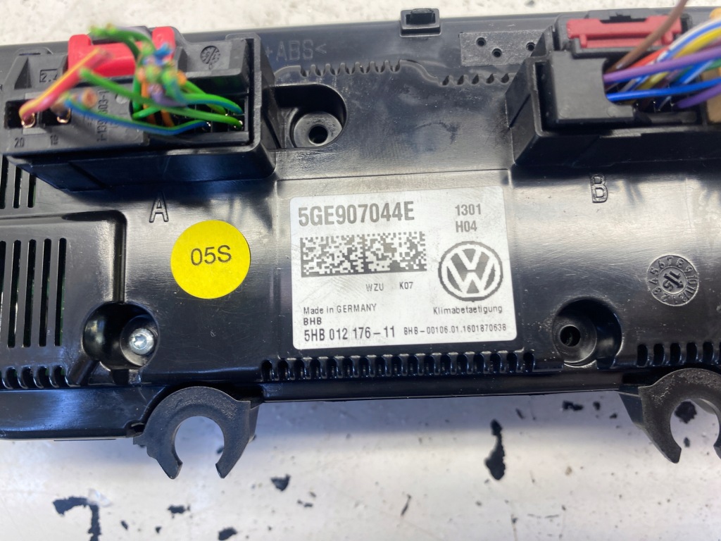 Vw passat b8 панель кондиционера 5ge907044e Недорого