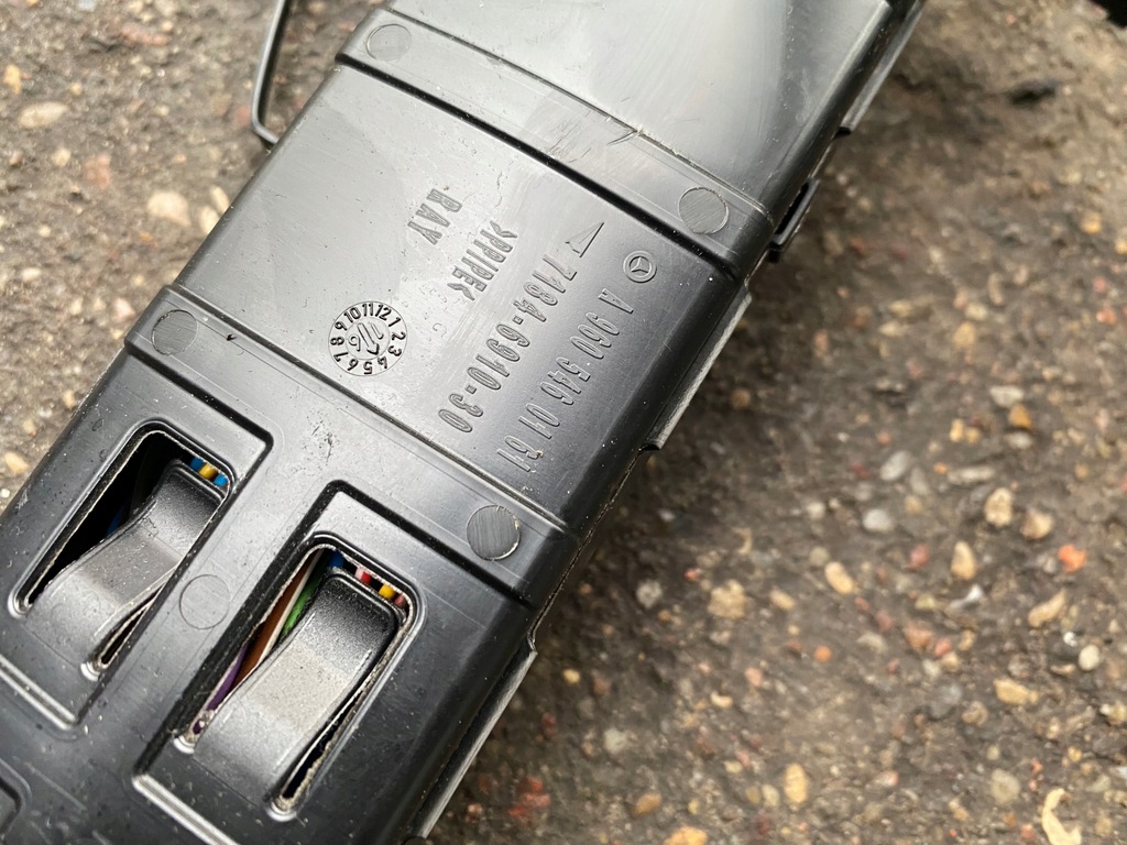 фото №12, Mercedes actros mp4 - електропроводка кабіни джгут кабелі панелі консолі салону