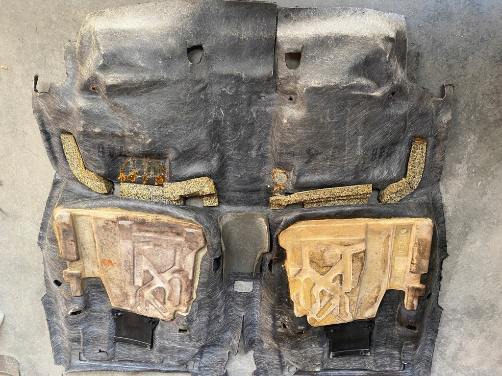 фото №8, Килимок обшивка підлога чорний czarna mercedes w124 kombi 1246804241