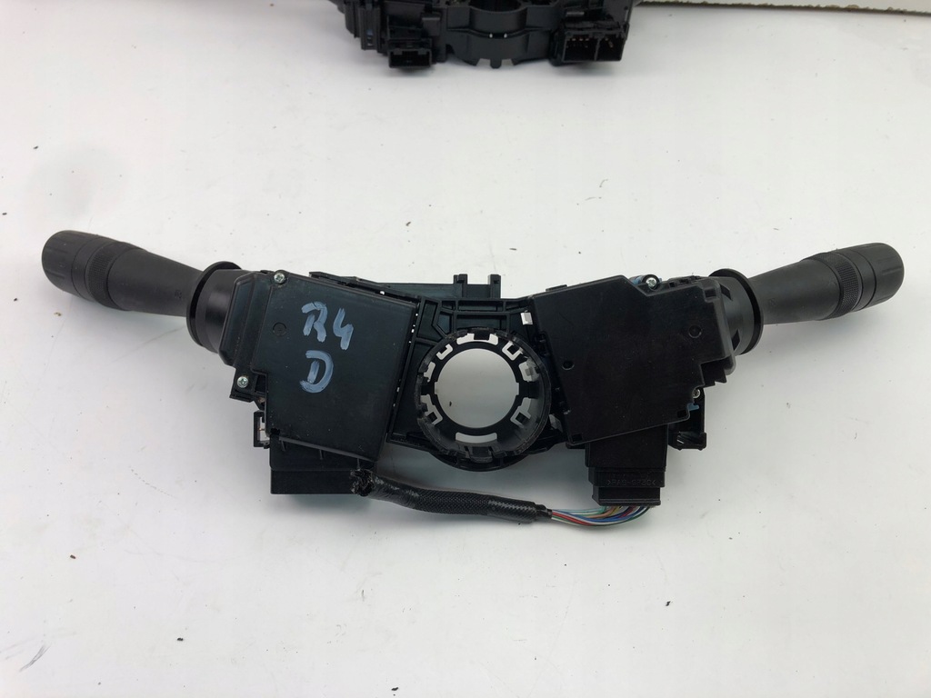 фото №6, Toyota prius avensis rav4 iv перемикачі перемикач комбінований 17f744