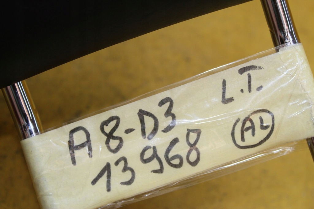 фото №6, Підголівник лівий задня audi a8 d3 шкіра