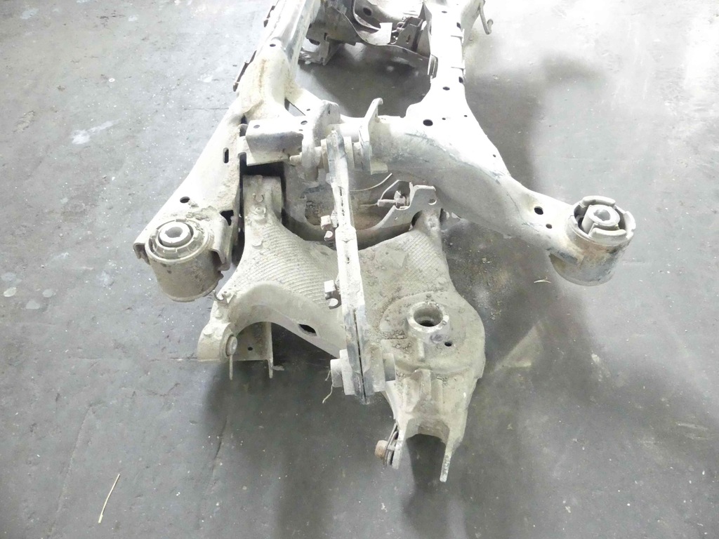 фото №9, Задня балка задня важелі jaguar f-pace 16-