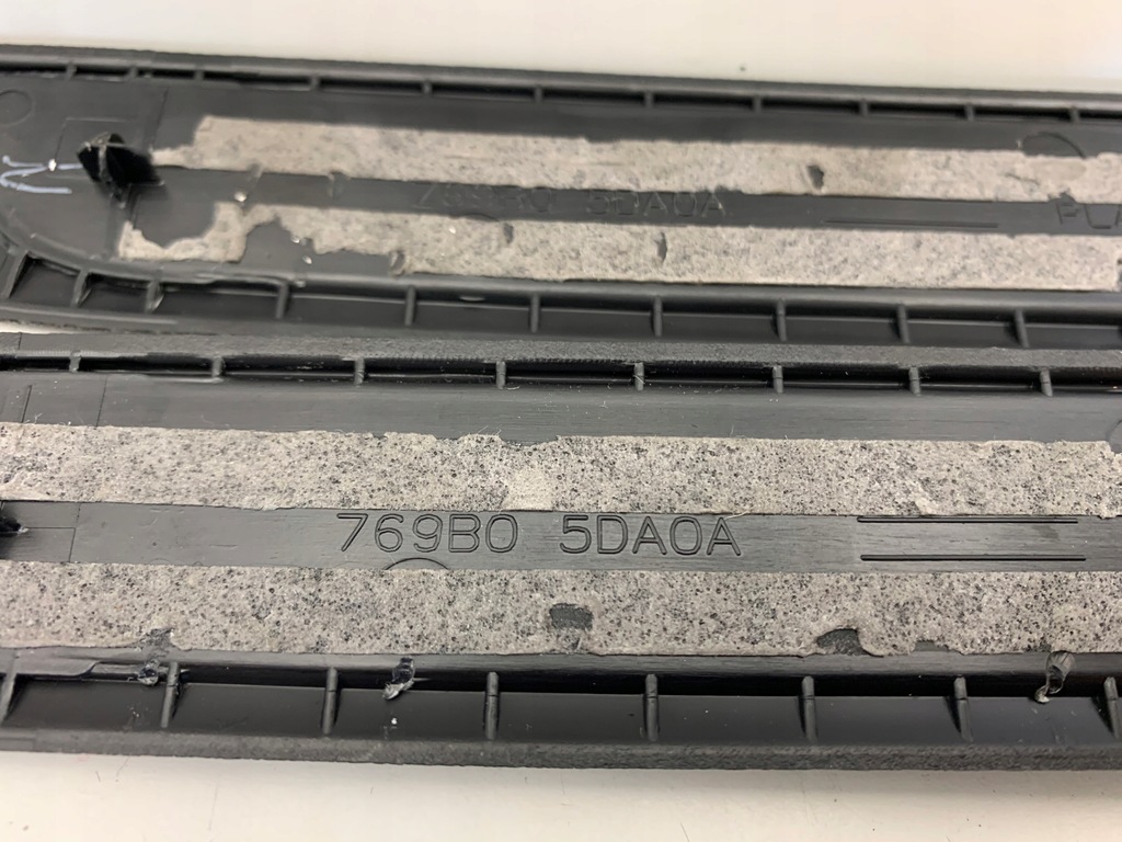 фото №6, Infiniti q30 молдинг декоративна поріг накладка права