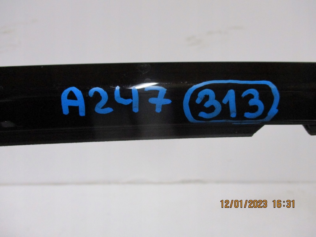 Молдинг уплотнитель mercedes 247 a2477357200 с Разборки