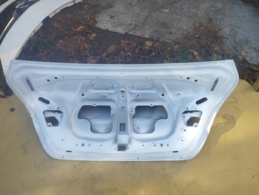 фото №2, Toyota camry кришка багажника задня