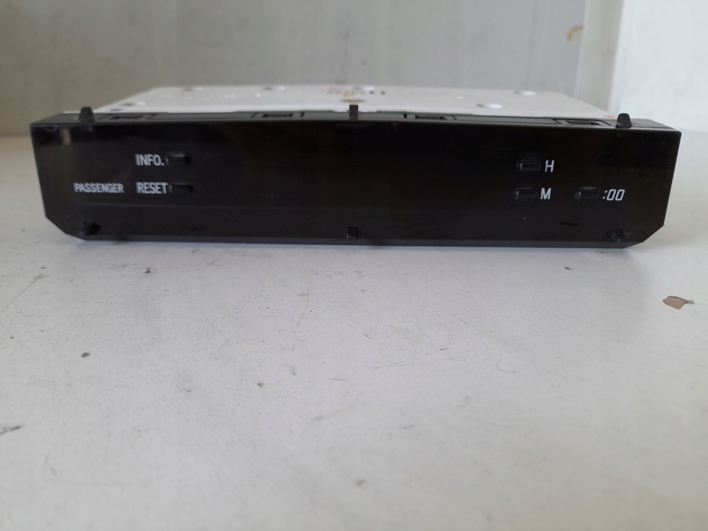 фото №1, Toyota hilux дисплей часы 1183290