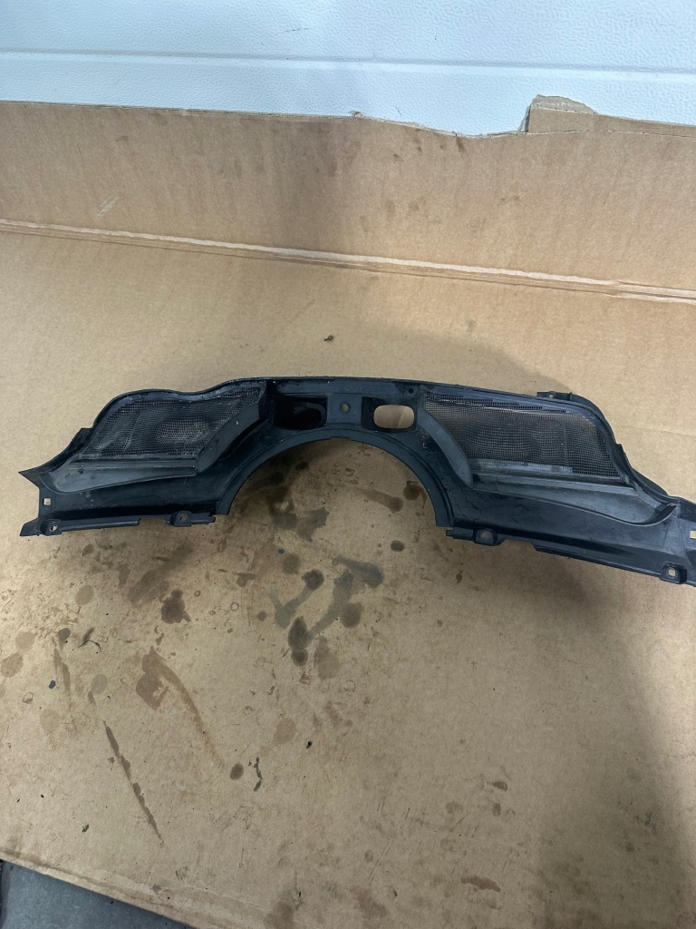 Купить Mercedes benz w124 124 жабо 1240200978