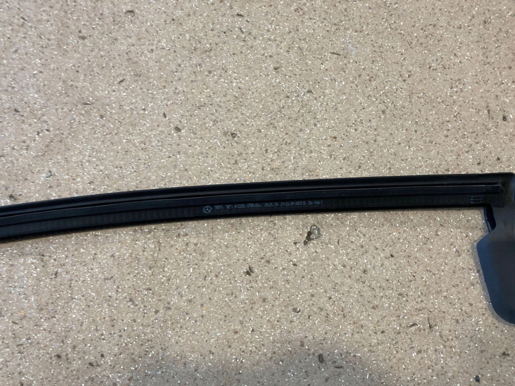 Прокладка двері купе перед сторона права mercedes-benz e w238 a2387205001 Ціна