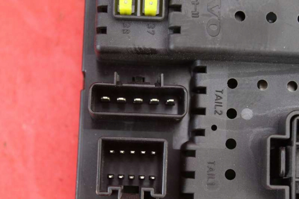 фото №5, Коробка запобіжників rem 8676391 volvo xc90 1 i 2.9 t6 272 km 02-06