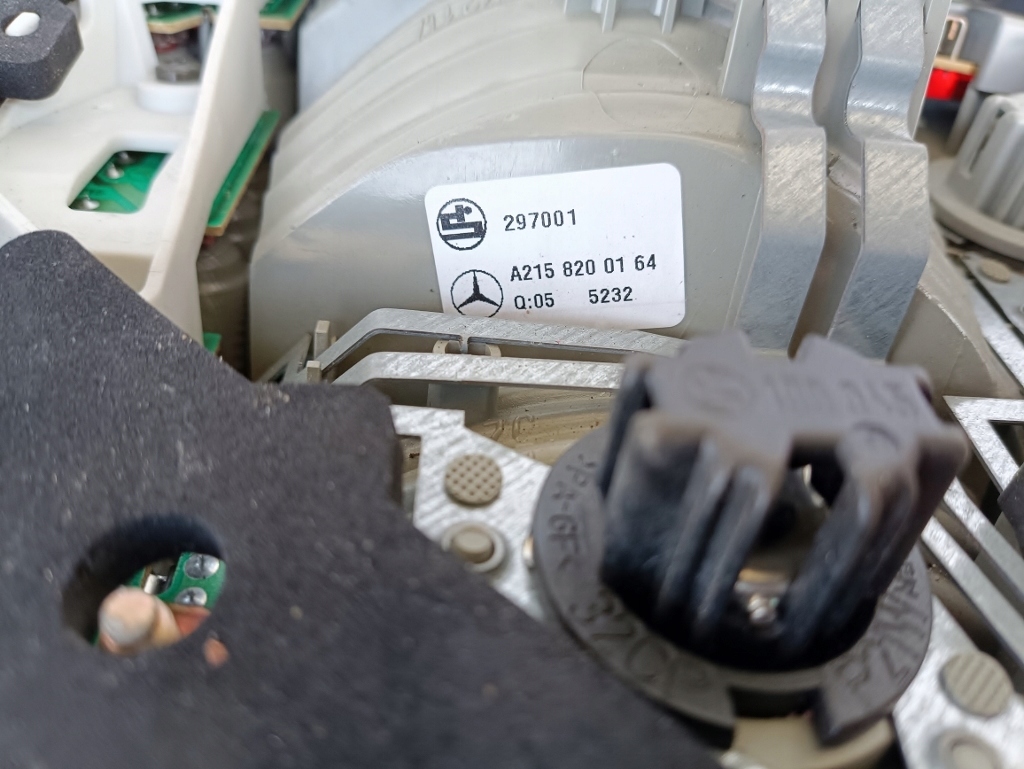 Фара левая задний  задняя mercedes w215 cl led в Украине