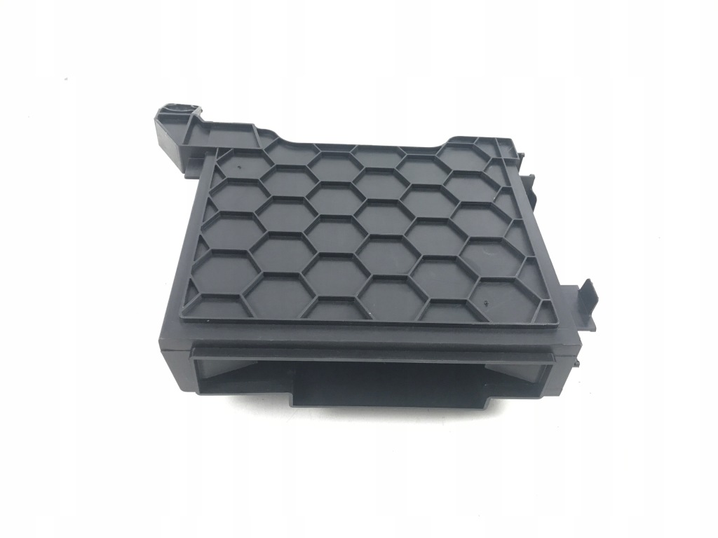 фото №1, Кронштейн блок управления dvb-t audi tt tts 8s 8s0907297