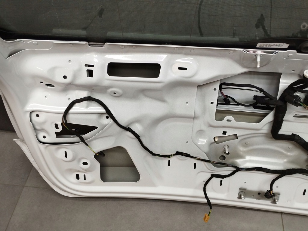 фото №14, Audi q3 f3 83a крышка багажника задняя стекло ls9r