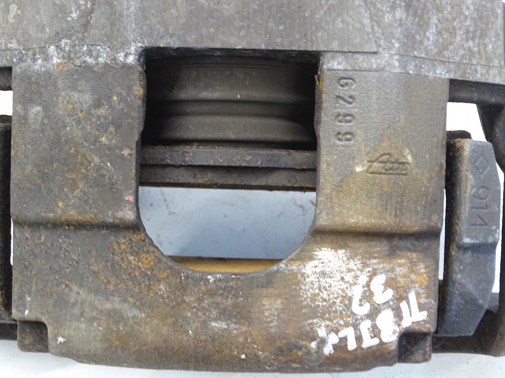 фото №7, Суппорт тормозной левый перед audi a3 8p tt 8j 3.2 r32 vr6