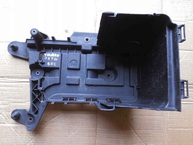 фото №1, Корпус аккумулятор vw touran 1.9 tdi