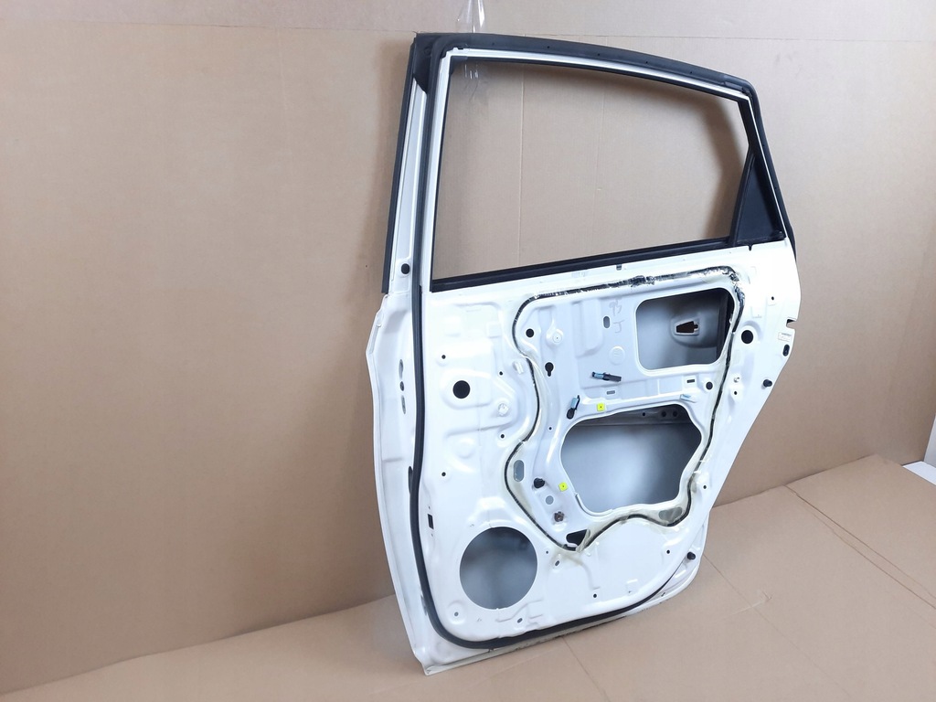 фото №7, Toyota prius xw30 двері задні