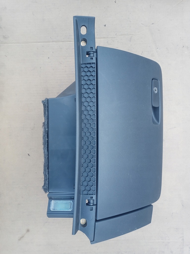 фото №1, Бардачок пассажира audi a1 8x1857035b