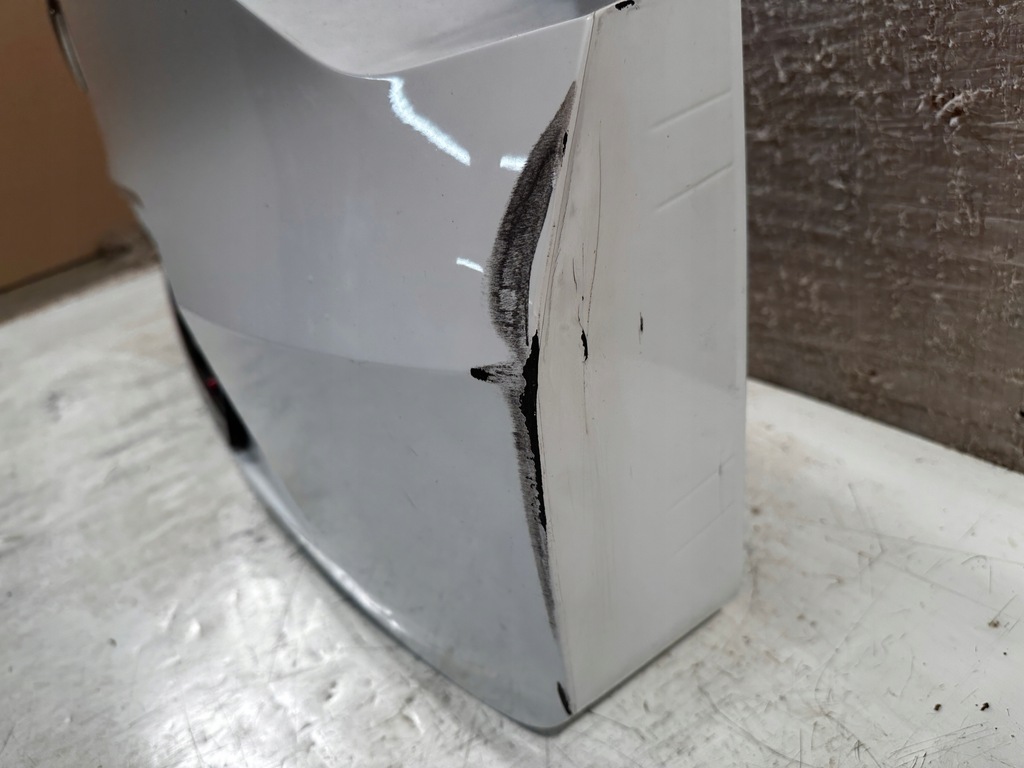 фото №7, Renault megane iv kombi накладка кришки багажника задня