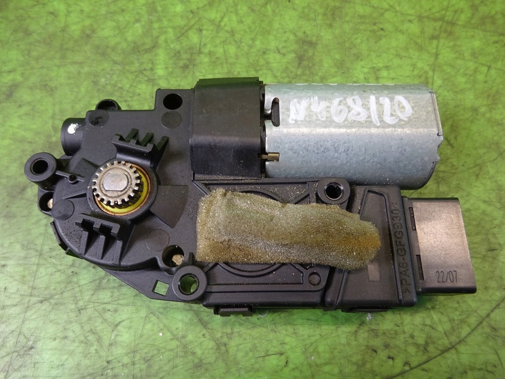 фото №1, Моторчик люк vw passat cc 6r0959591