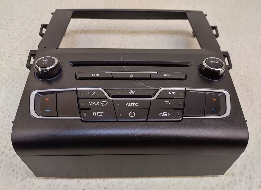 фото №2, Ford mondeo mk5 przed lift 14-18 панель обдув кондиционера рамка радио