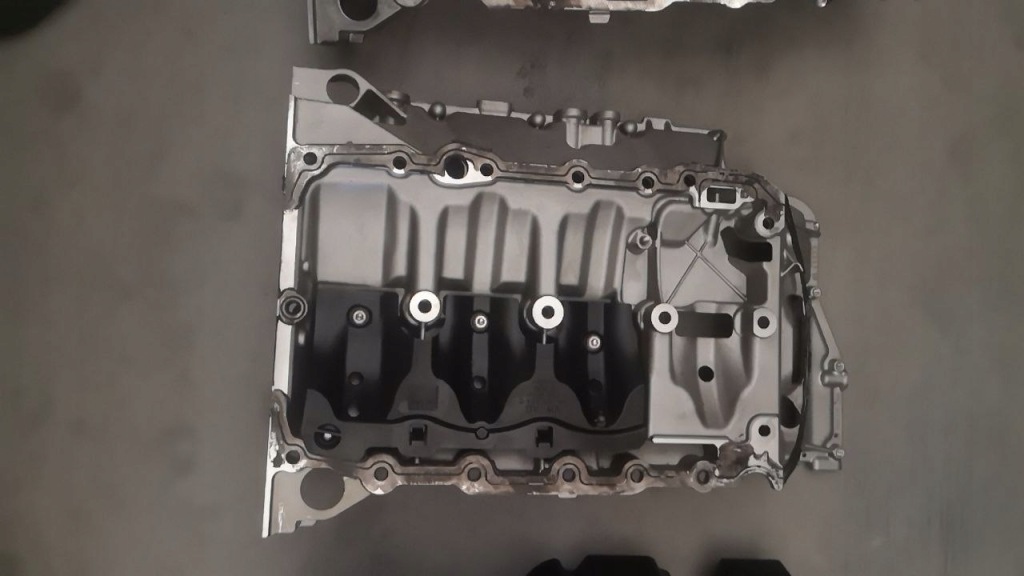 Поддон масляная vw audi a6 c8 q5 a5 a4 06l907660 / 06l103603ap / 06l103603ag Оригинал