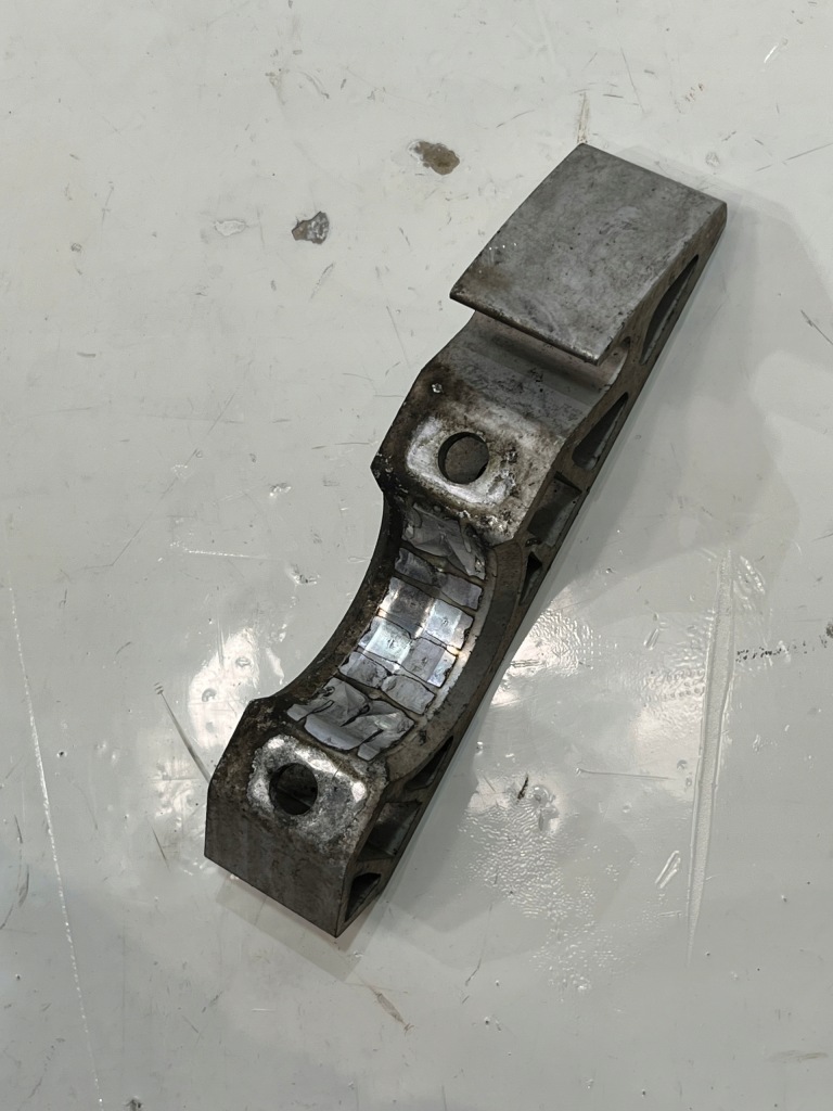 фото №1, Кронштейн стабилизатора porsche cayenne ii 7p5 7l0411063b