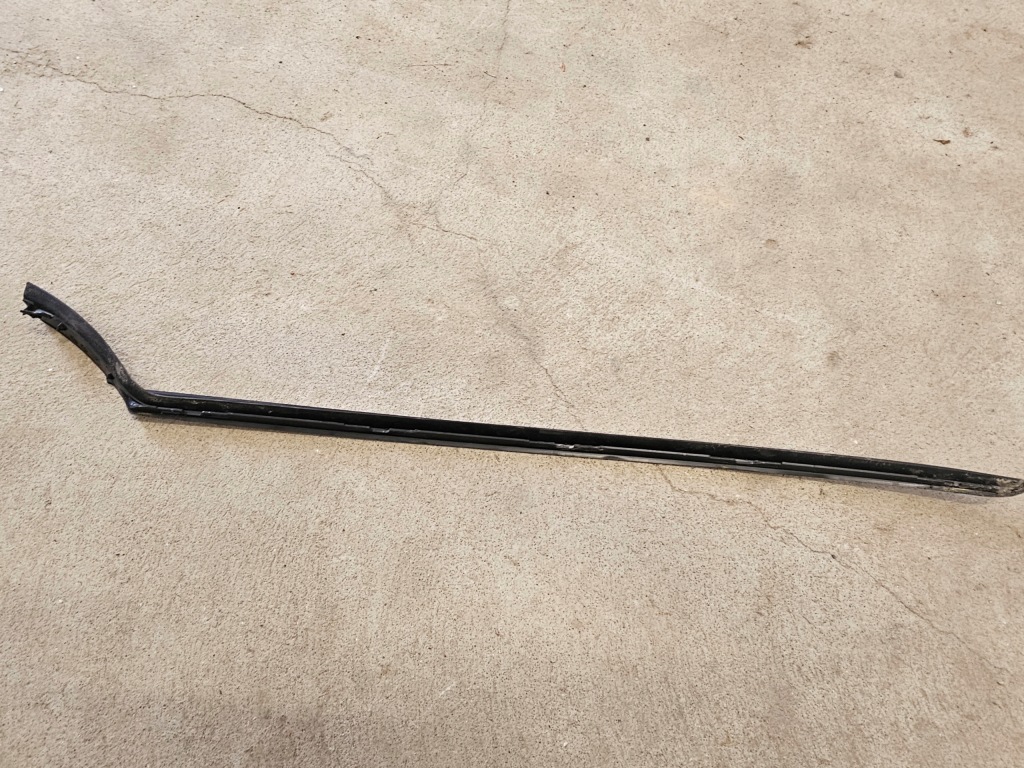 Volvo xc40 17- молдинг стекло левая правая перед америка в Украине