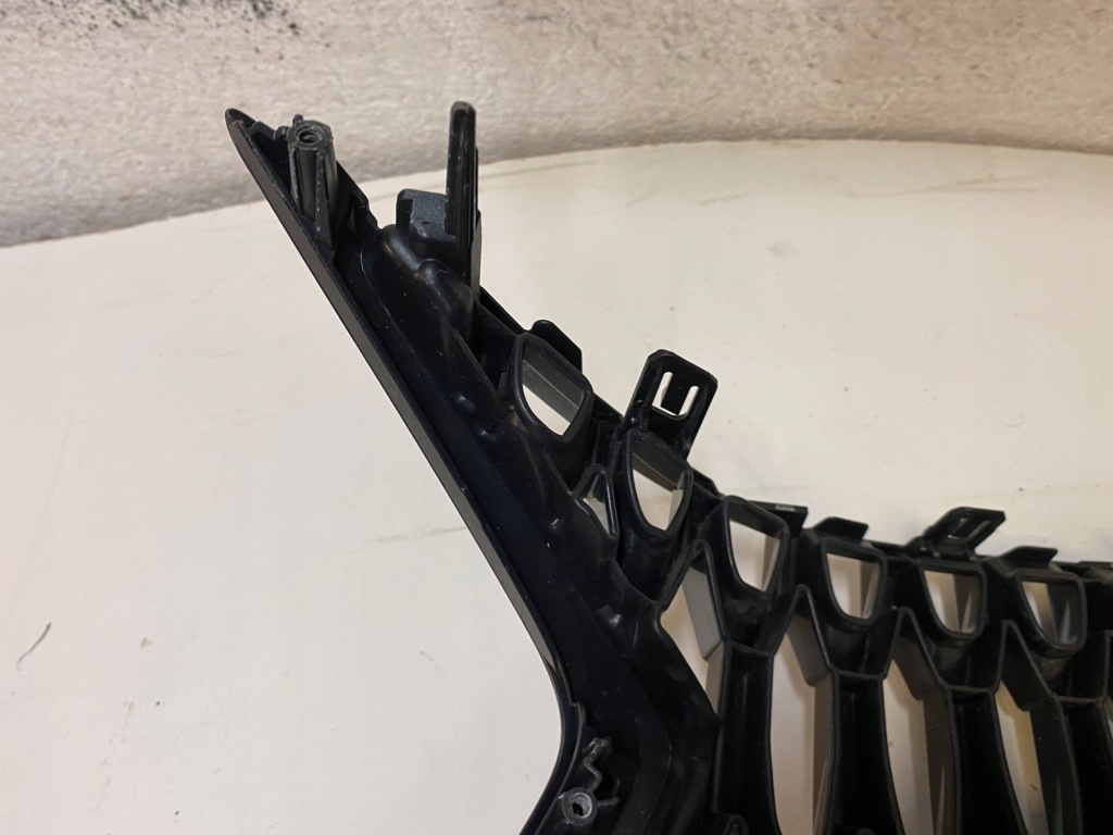 Решітка радіатора lexus nx новий model Зі Шроту