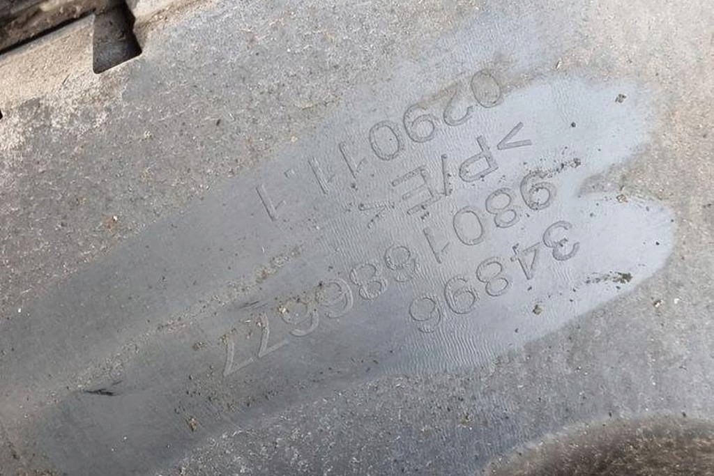 фото №10, Бампер задній citroën c4 cactus 9801686677 1.6l дизель 68kw 2015