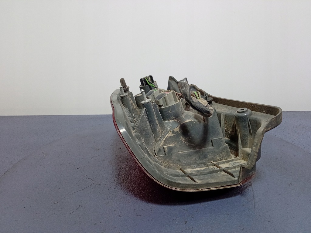 фото №3, Mitsubishi space star i lift лампа задня права